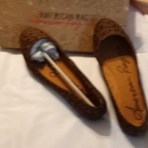 Leopard print American Rag Flats